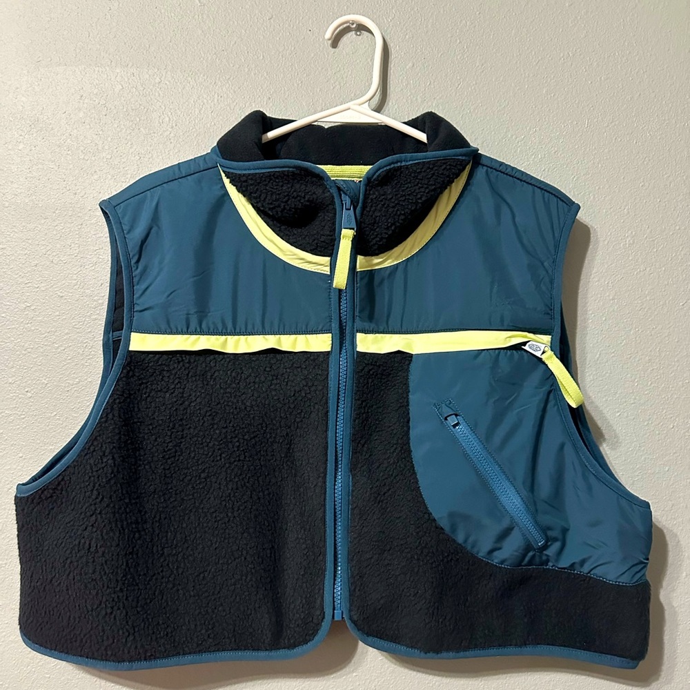 Free People Movement Hit the Slopes Cropped Fleece Vest Size: XL